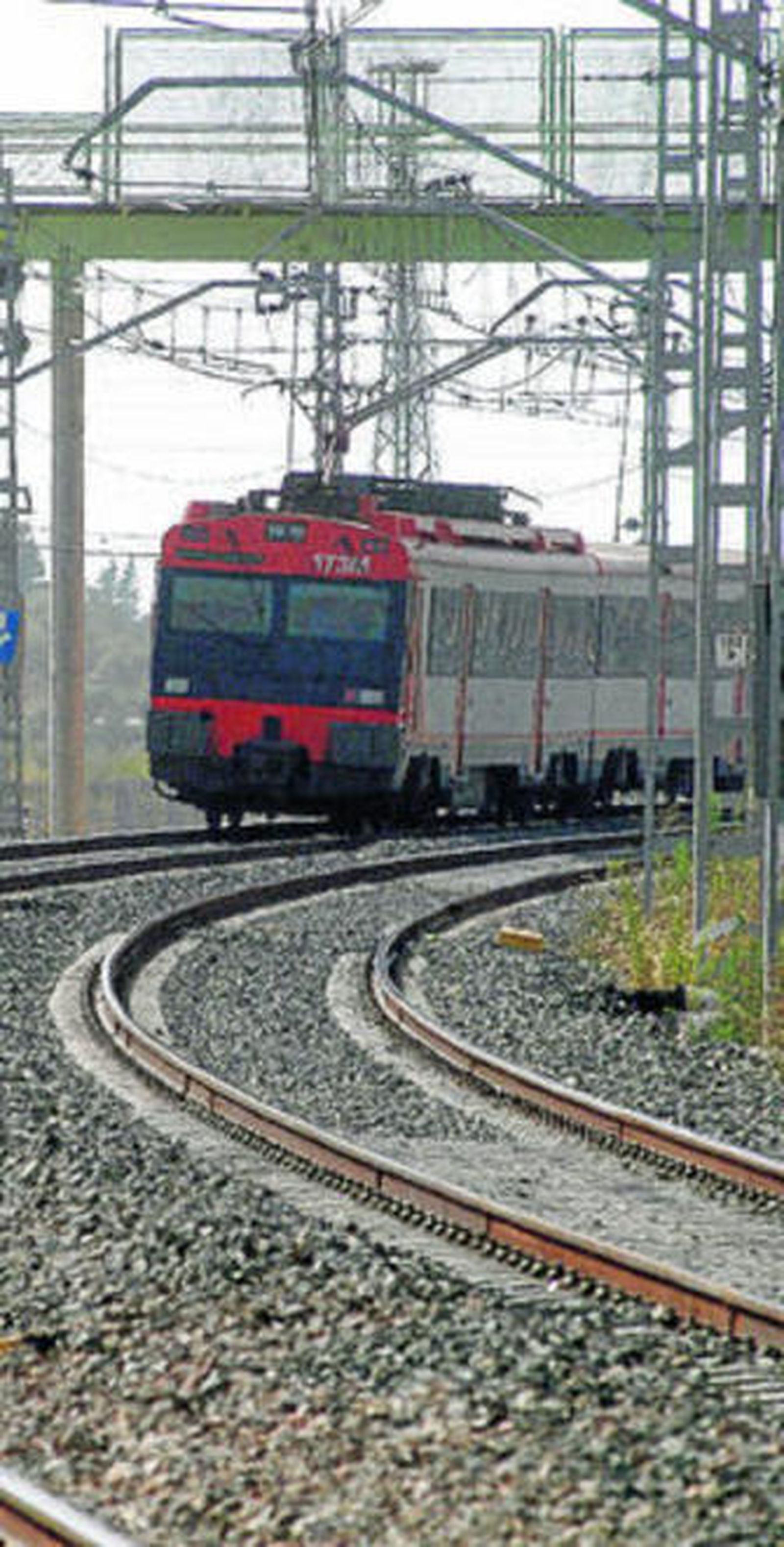 La doble vía hasta Sevilla ya es una realidad tras 16 años de obras.