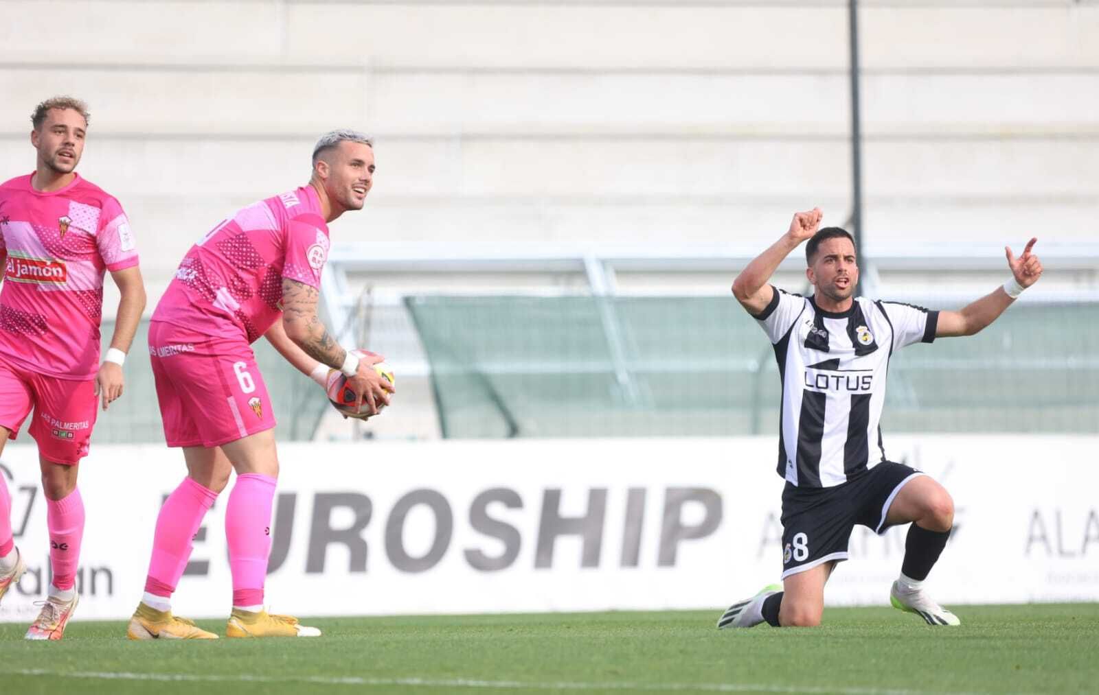 El Balompédica Linense-San Roque de Lepe, en imágenes