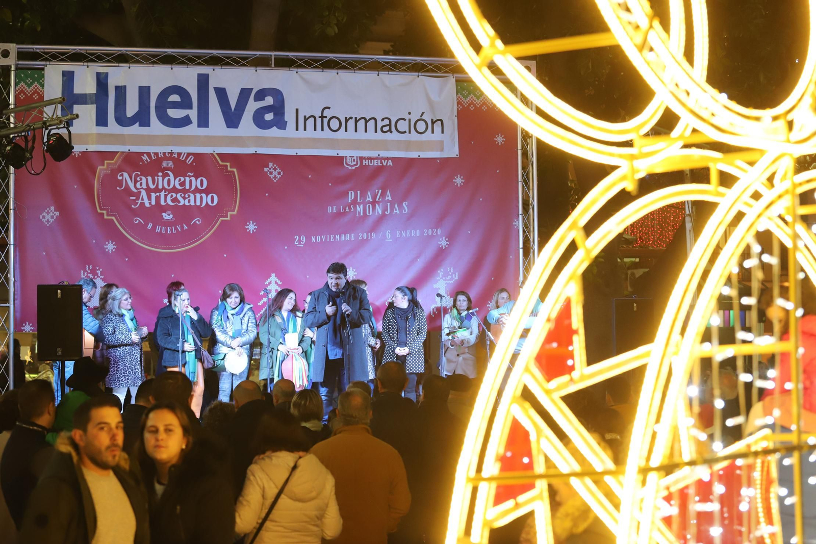 Imágenes del Cuentacuentos de Huelva Información con el alcalde Gabriel Cruz