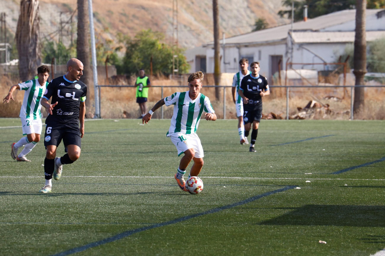 Las mejores fotos del derbi entre el Córdoba B y el Ciudad de Lucena en la Ciudad Deportiva