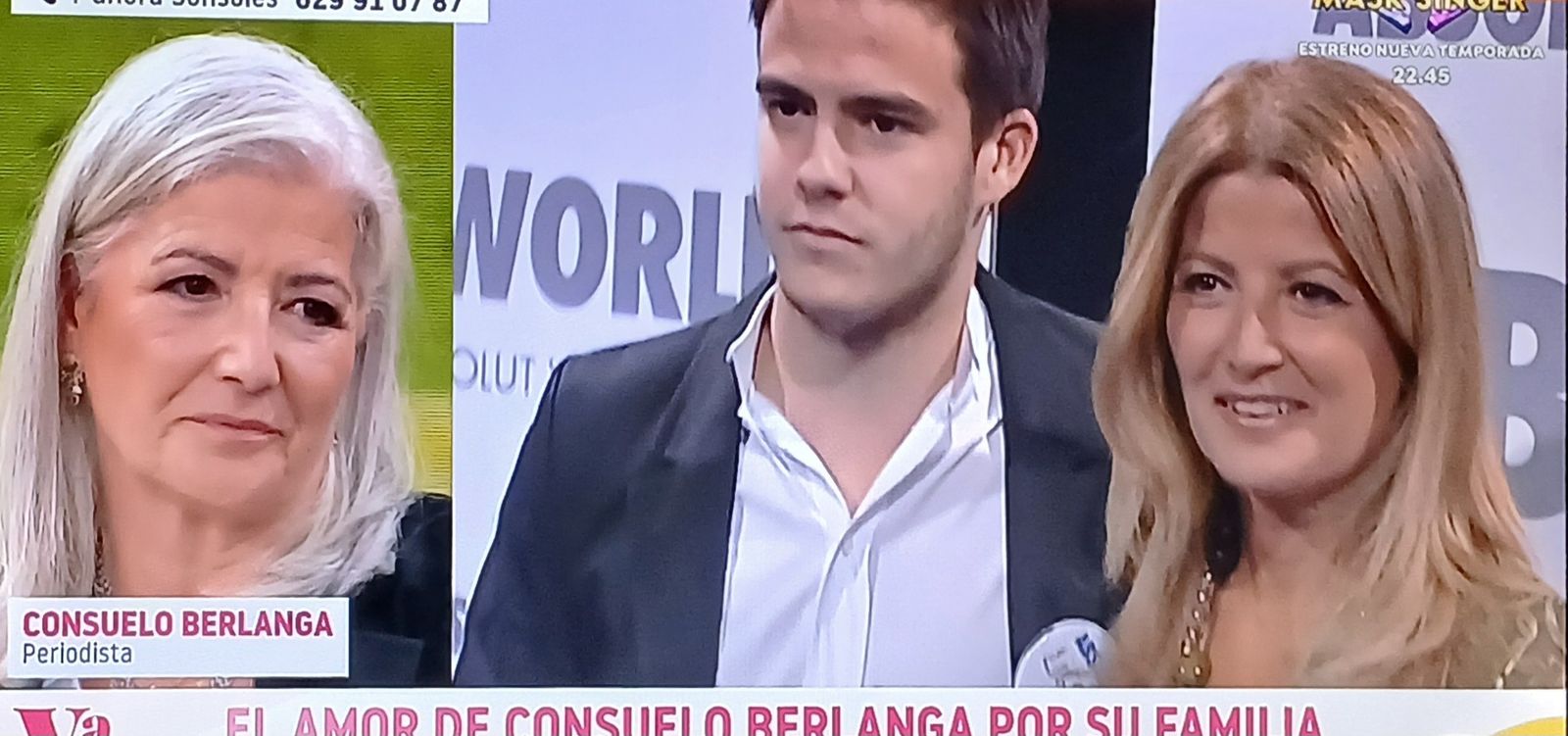 Consuelo Berlanga este miércoles en Antena 3, observa un reportaje retrospectivo junto a su hijo Ricardo