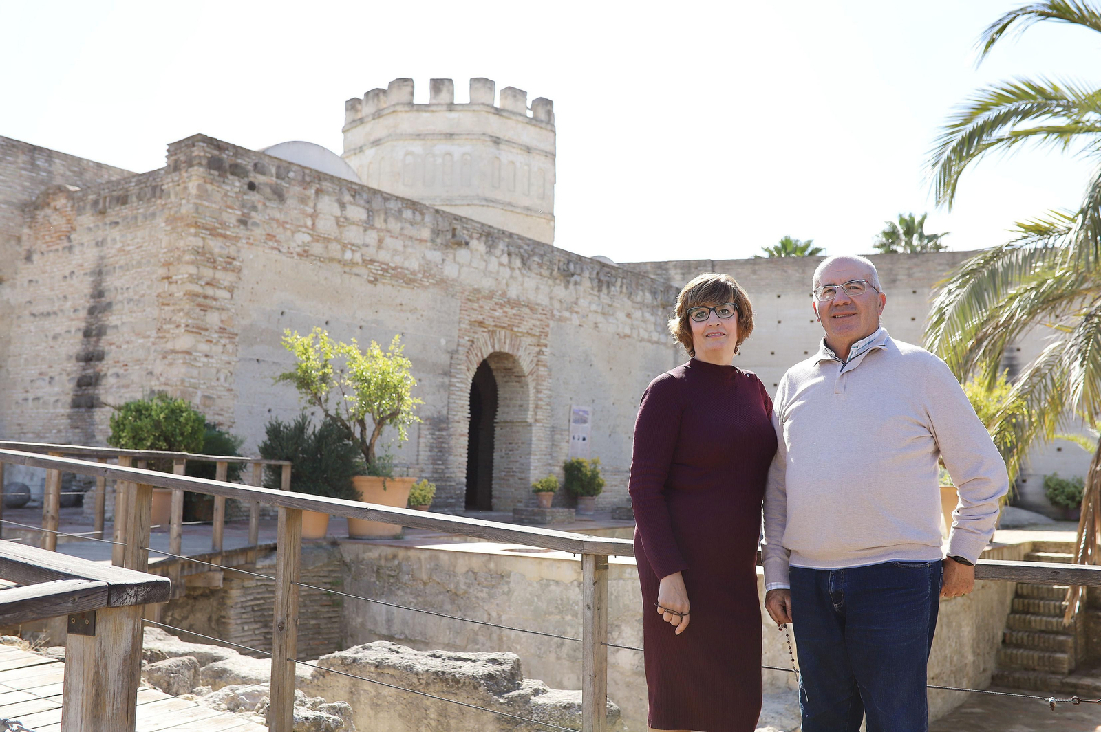 Amparo Toro, junto al investigador en Historia Benito Pizarro, en el Alcázar, días atrás.