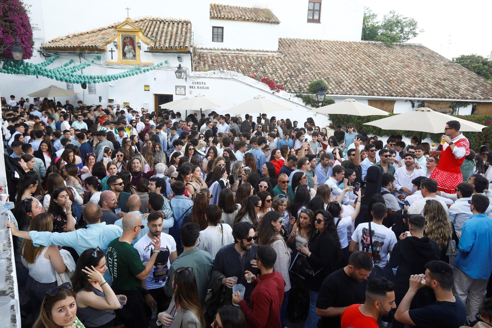 Las mejores fotos de unas Cruces de Córdoba abarrotadas para dar la bienvenida al fin de semana