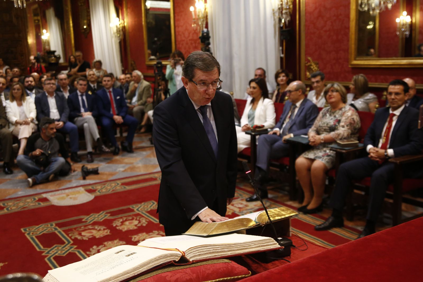 Las imágenes de la jornada de constitución del Ayuntamiento de Granada