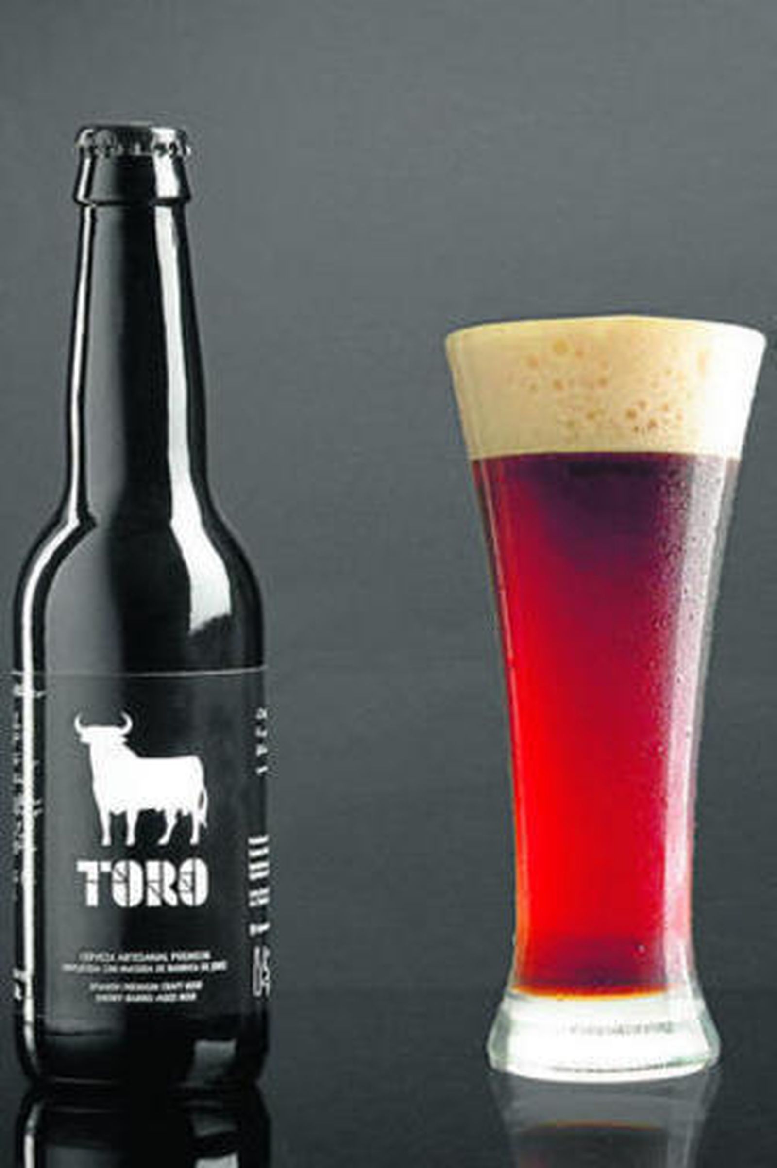 Imagen de la nueva cerveza artesanal con la marca del Toro de Osborne.