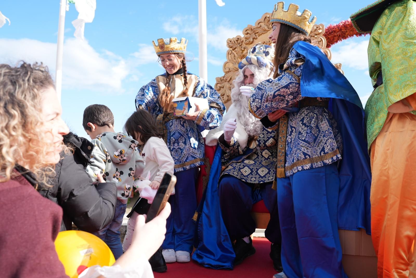 Los Reyes Magos desembarcan en Casares Costa