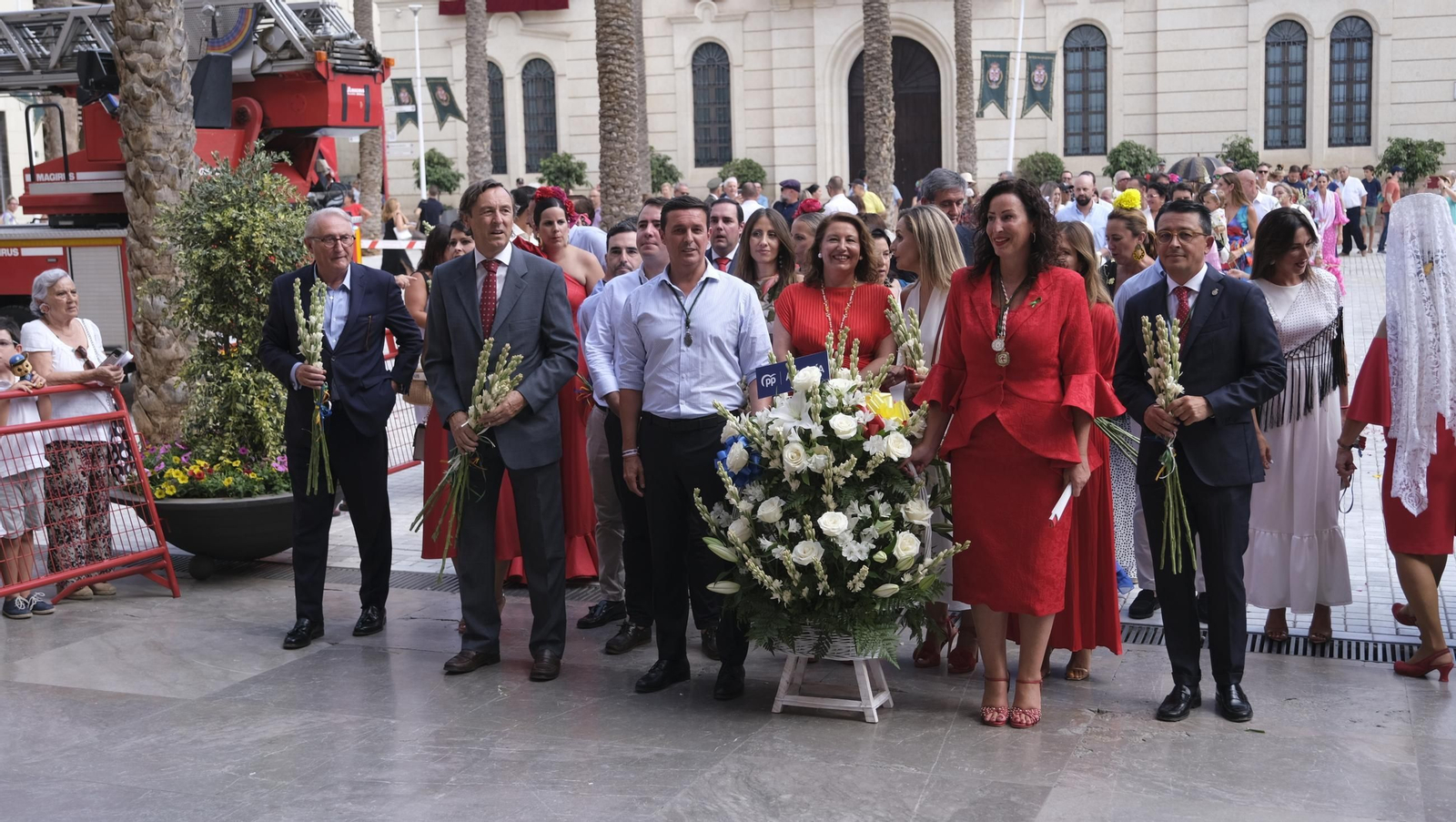 Ofrenda floral a la Virgen del Mar en la Feria de Almería 2024, en imágenes
