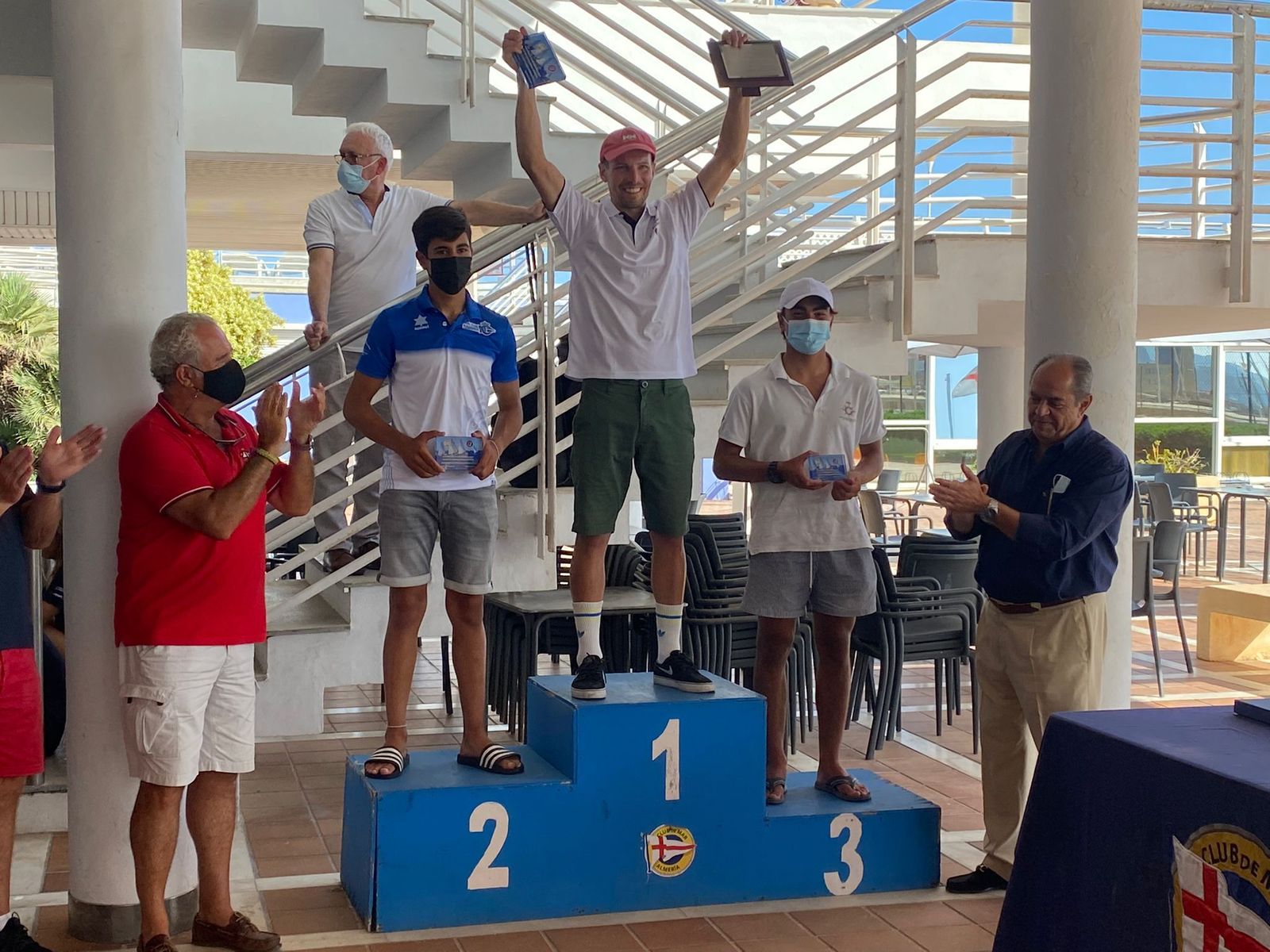 El podio masculino absoluto del Campeonato de España de la clase Europa.