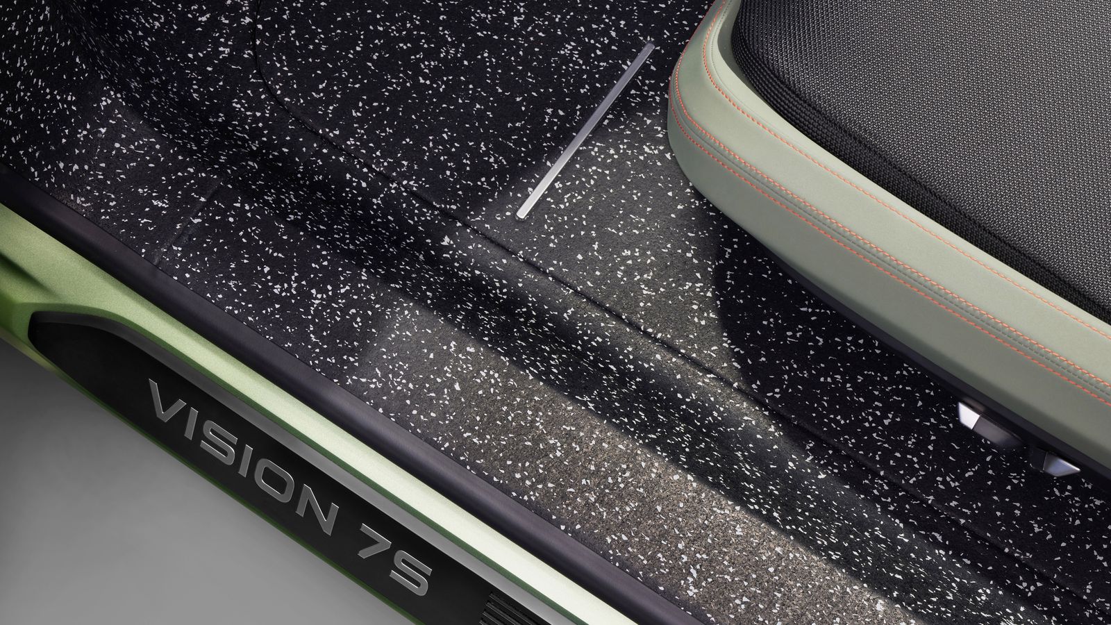 La utilización de materiales reciclados ya es una realidad en los coches de la marca checa, pero se incrementará el porcentaje en elementos como este suelo del Vision 7S.