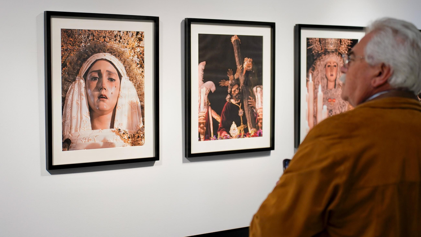 Fotos de la inauguración de las fotografías de la Semana Santa en Algeciras.