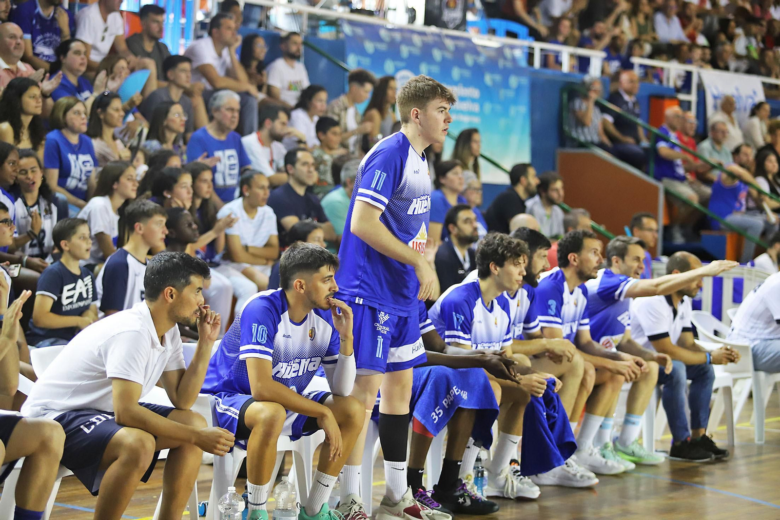 Ambiente en el Andrés Estrada en el encuentro Pajarraco CB Santfeliueng vs Ciudad de Huelva.