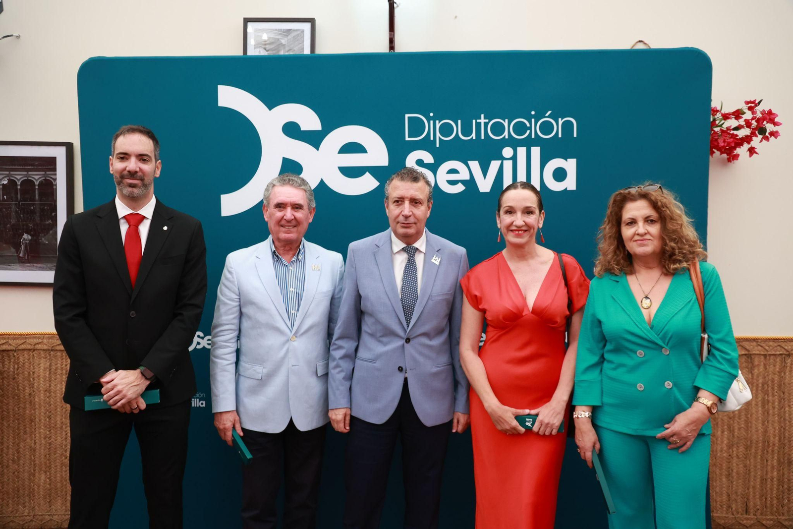 Recepción de la Diputación de Sevilla en la caseta de la Fundación Cajasol