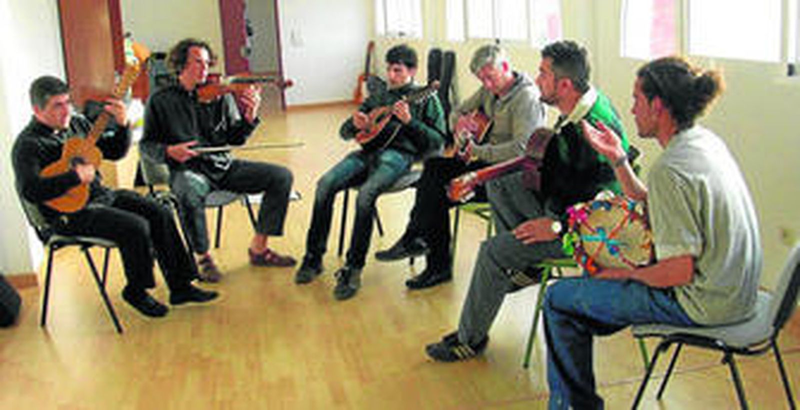 Los seis componentes de la Cuadrilla de Ánimas.