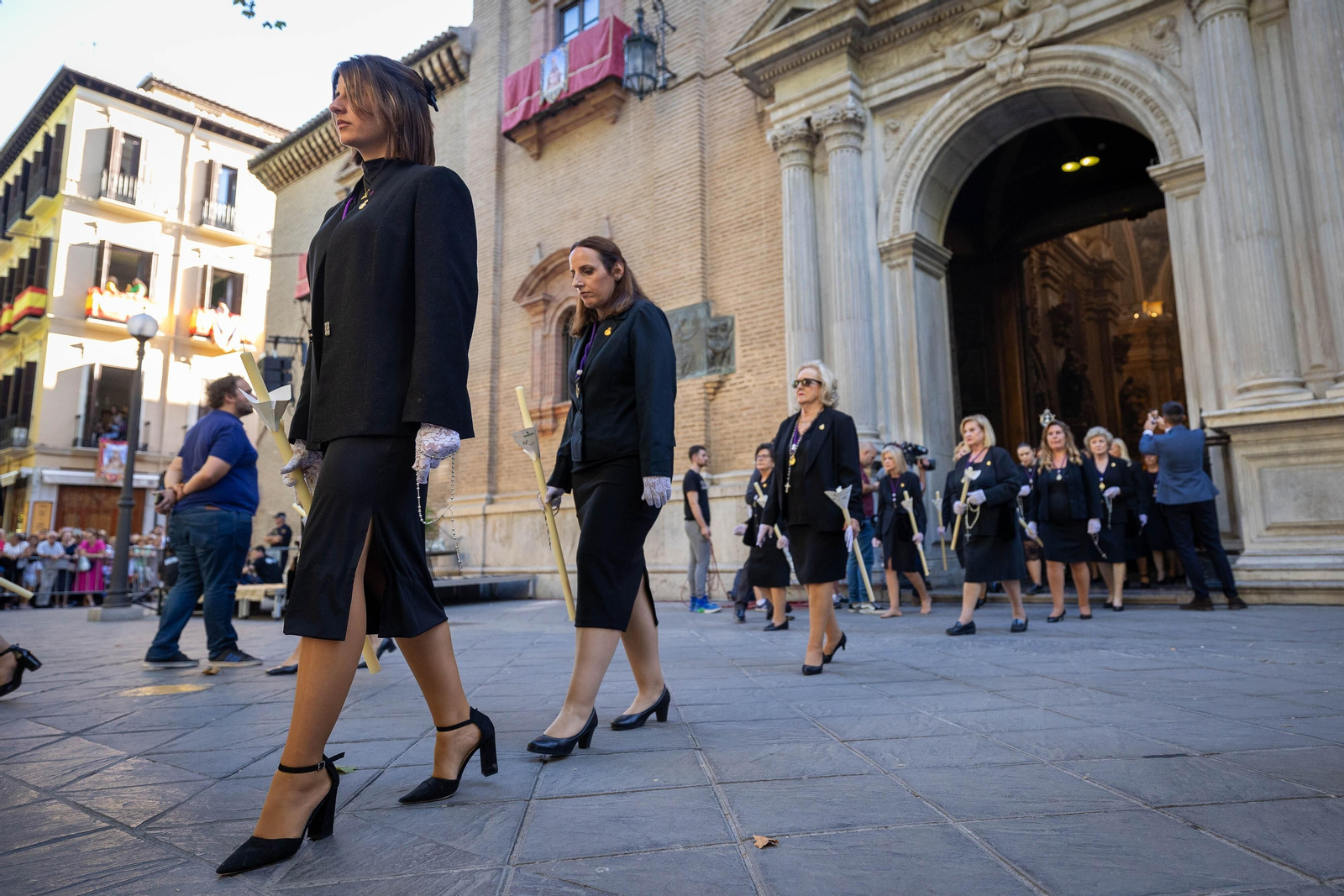 Fotos: así ha sido la procesión de la Virgen de las Angustias de Granada