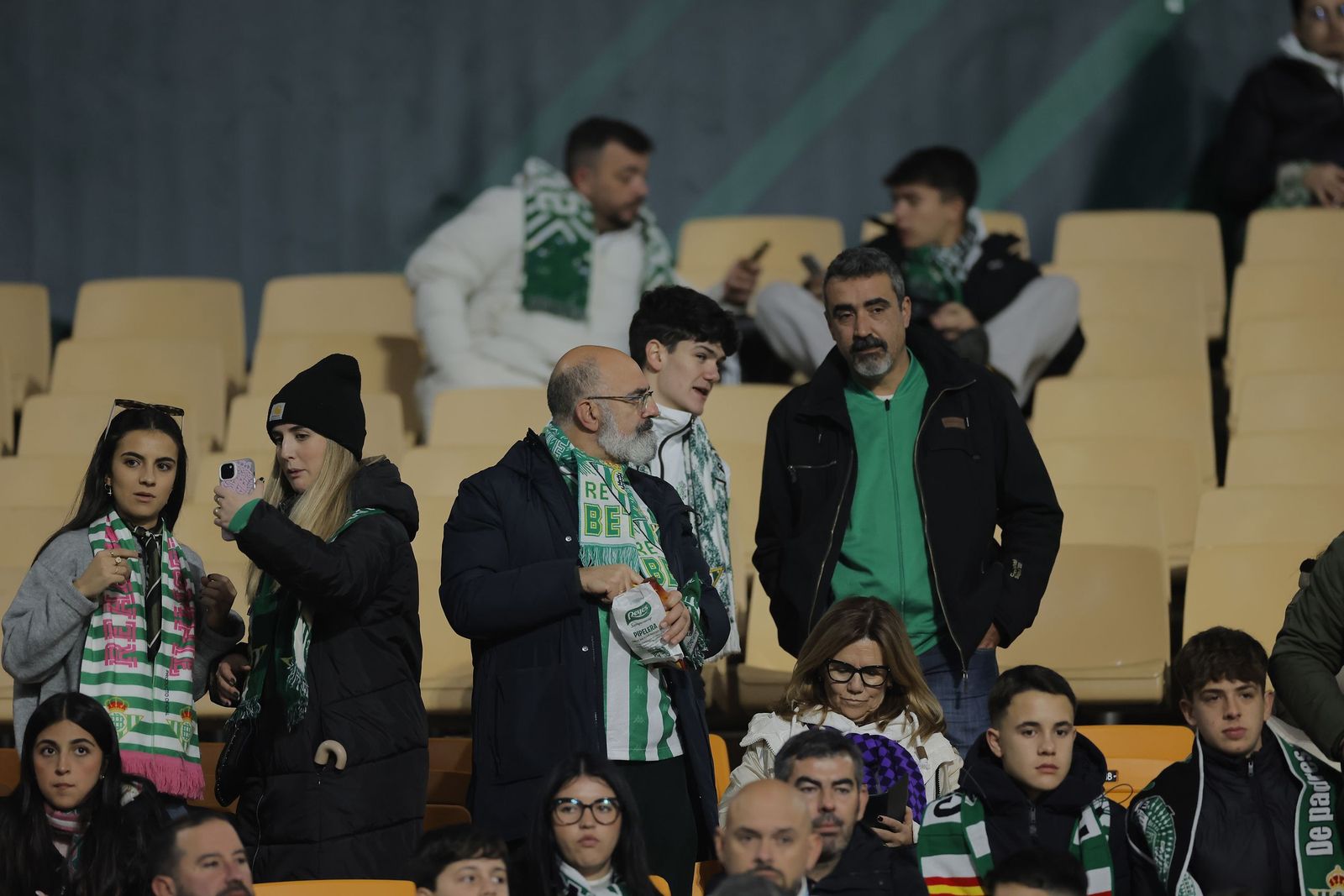 Búscate en las fotos del Betis - Villarreal