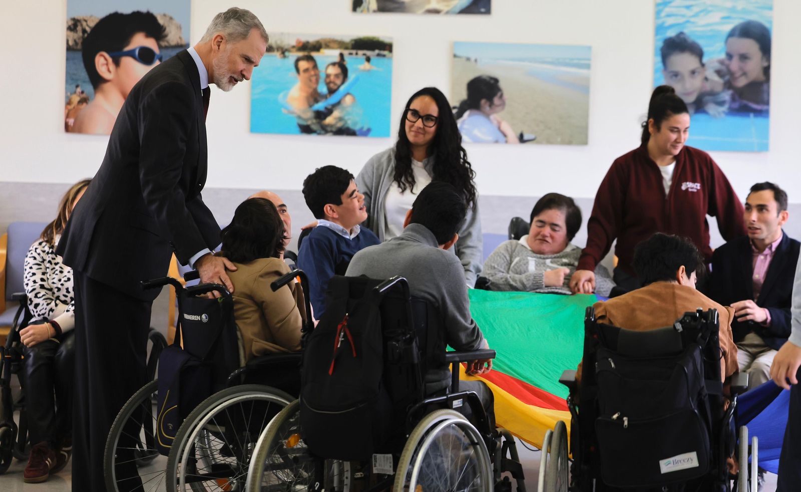 La visita de Felipe VI al centro ASPACE Sevilla, en imágenes