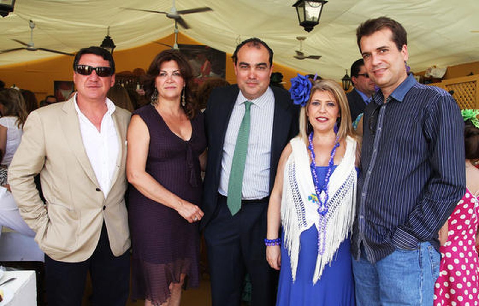 El director de fotografía de este medio, Manuel Pascual; Dolores Barroso; el director de Diario de Jerez, David Fernández; la diputada socialista en el Congreso, Mamen Sánchez y su pareja, Wayne Jamison.

Foto: Vanesa Lobo