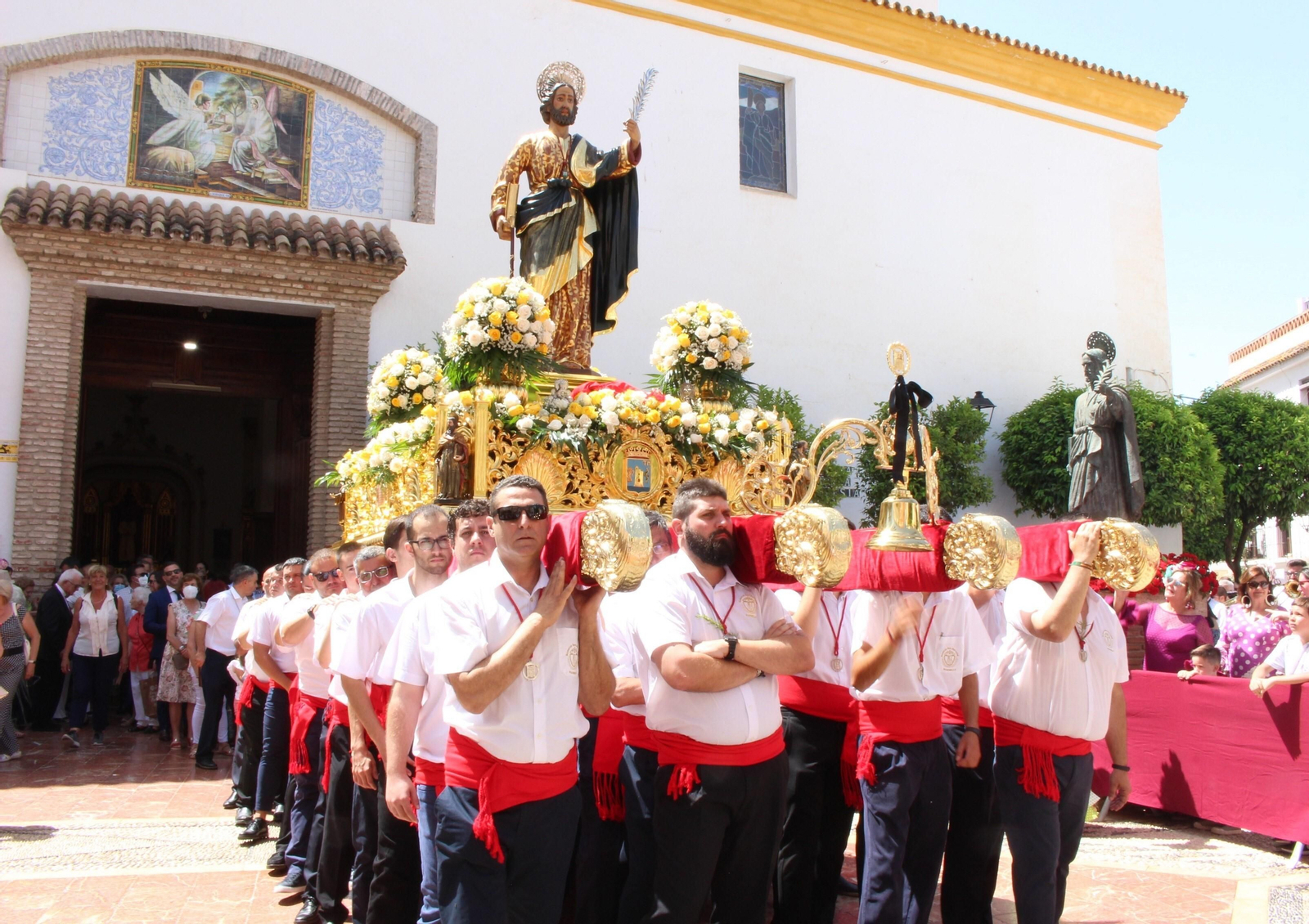 La Hermandad Los Romeros de San Bernabé vuelve a celebrar la tradicional procesión.