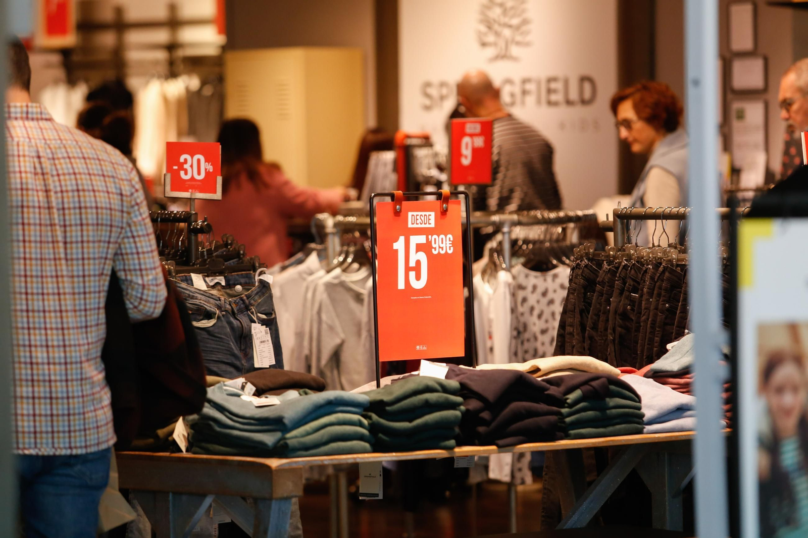 En imágenes, el inicio de las rebajas de enero en el Campo de Gibraltar