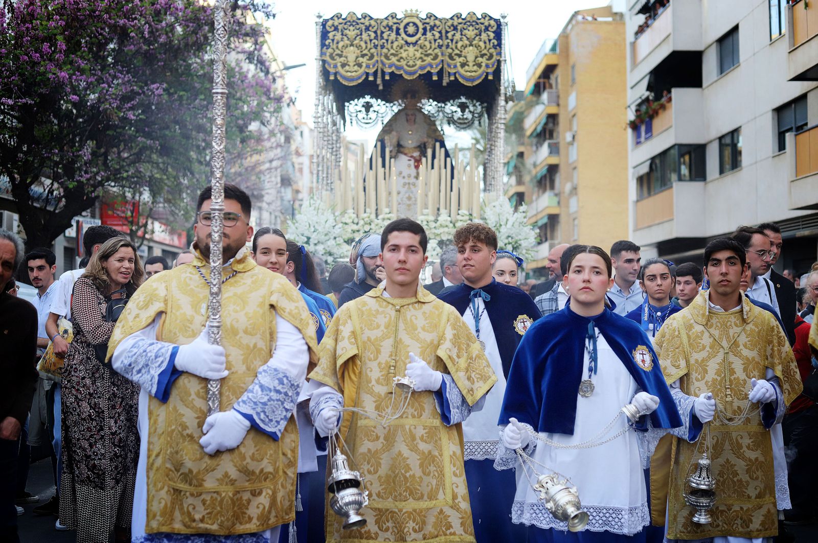 Imágenes de la procesión de la Virgen de los Dolores por Las Colonias