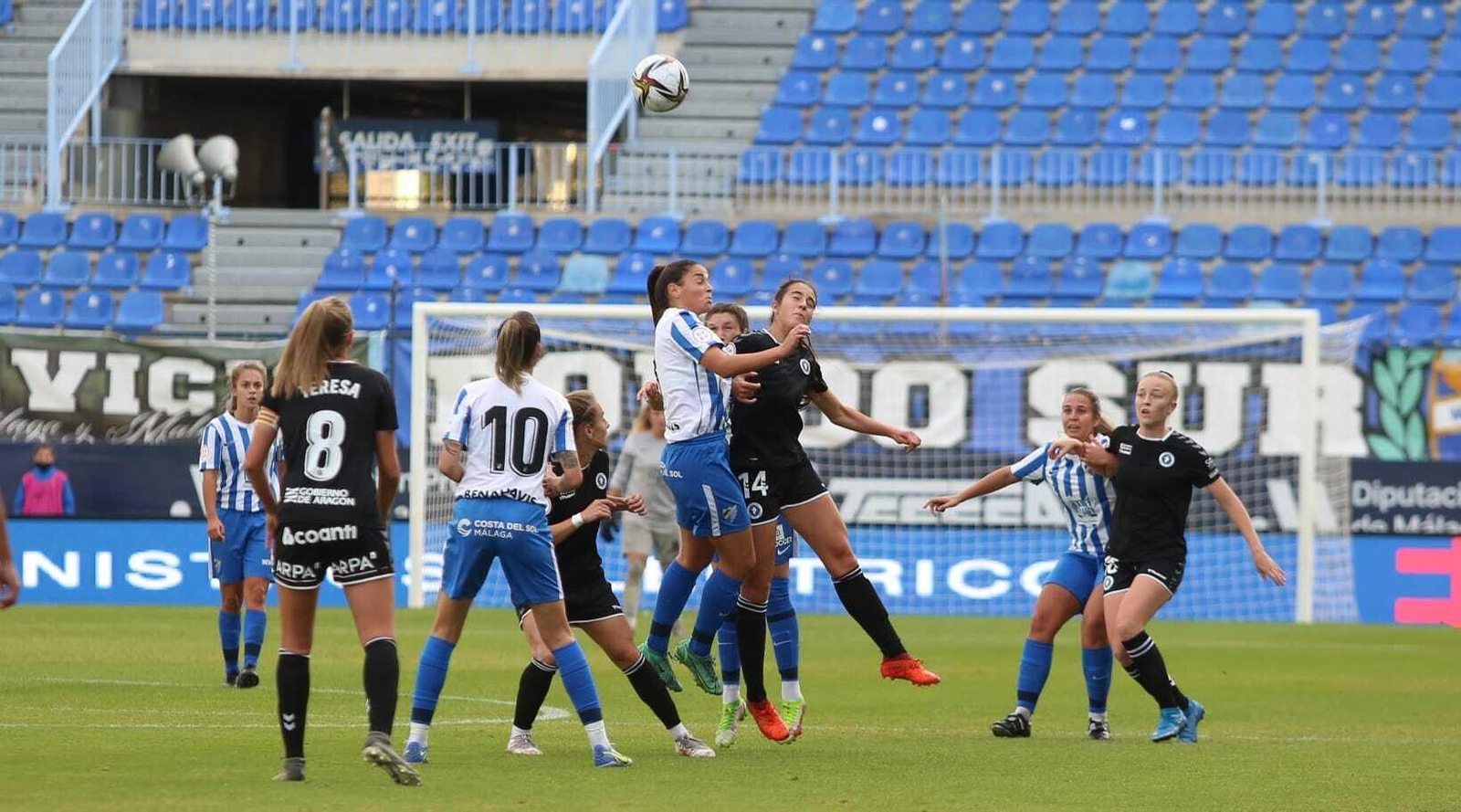 Galería: La plana mayor del Málaga CF apoyó al Femenino