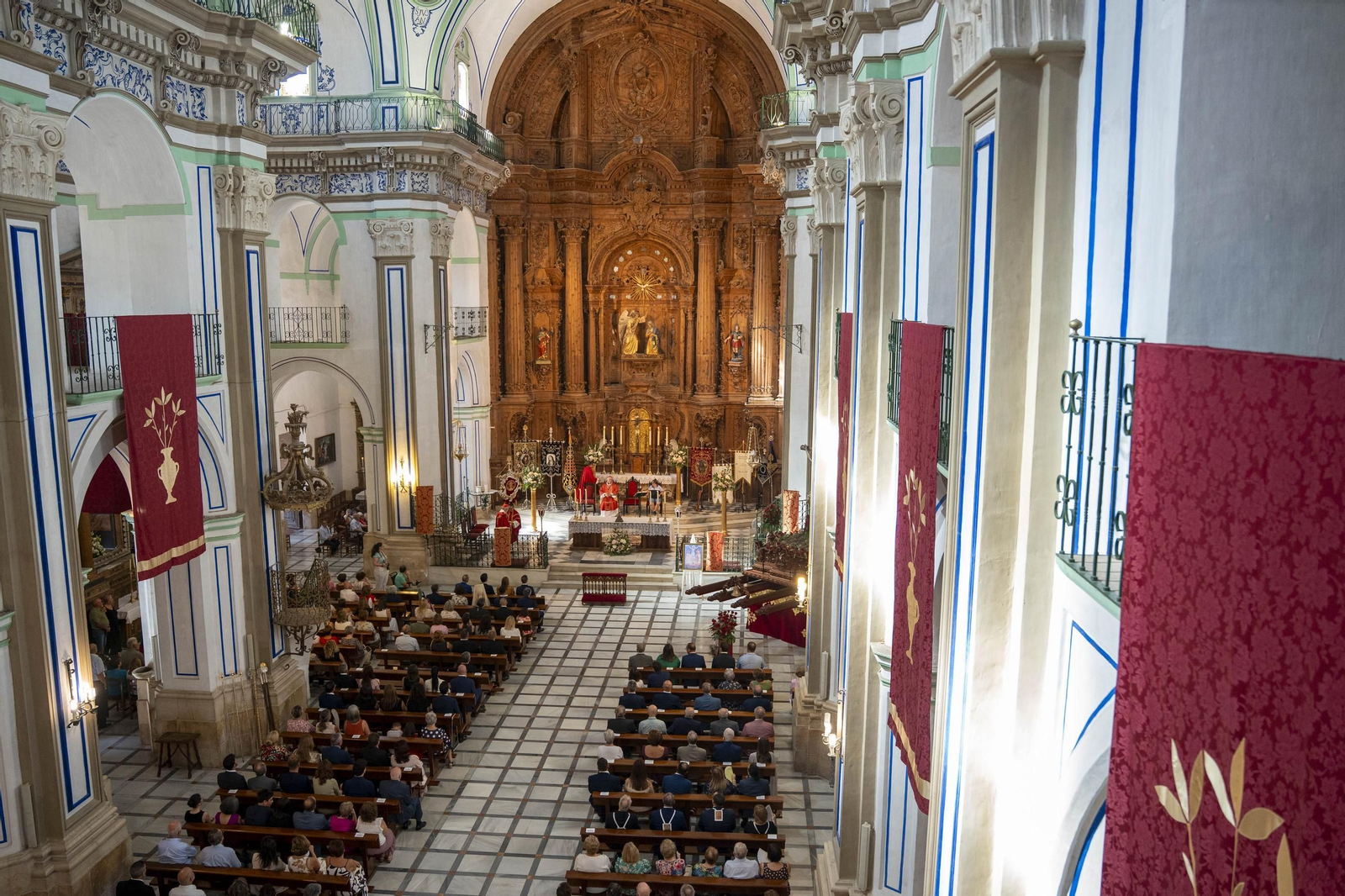 Eucaristía y procesión de Exaltación de la Cruz en la localidad de Vélez-Rubio
