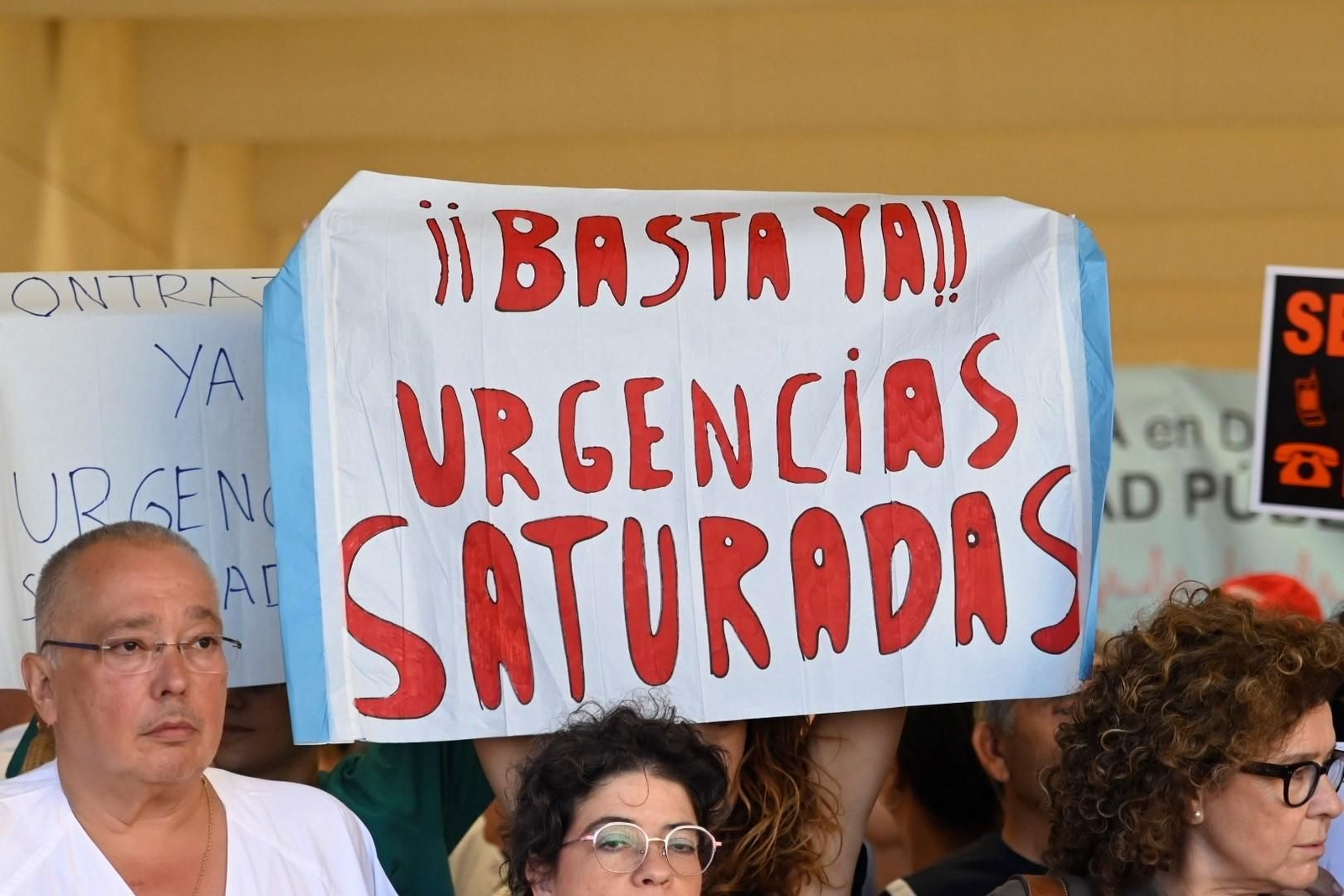 Las imágenes de la manifestación en el Hospital Reina Sofía por los recortes del SAS