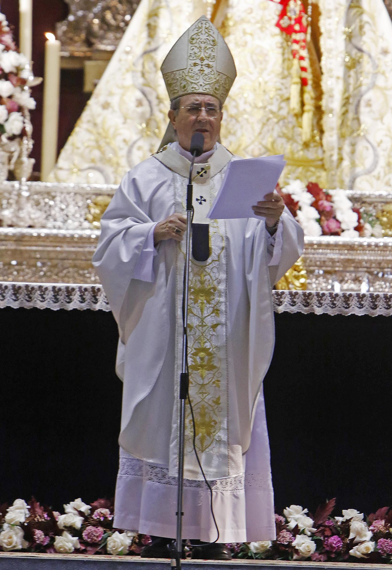 La coronación y el regreso de la Virgen de la Salud, en imágenes