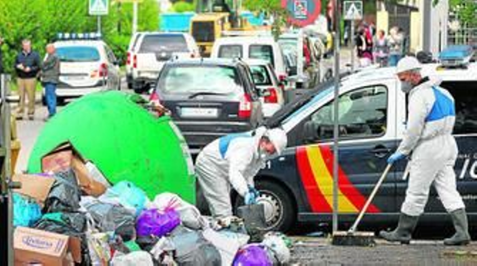 Empleados de Tragsa, durante su intervención el pasado domingo.