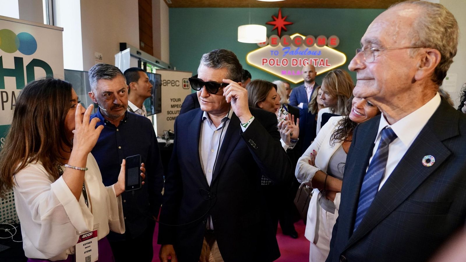 Ricardo Medina, a la izquierda, con el consejero Antonio Sanz y el alcalde malagueño en un foro 4K Summit