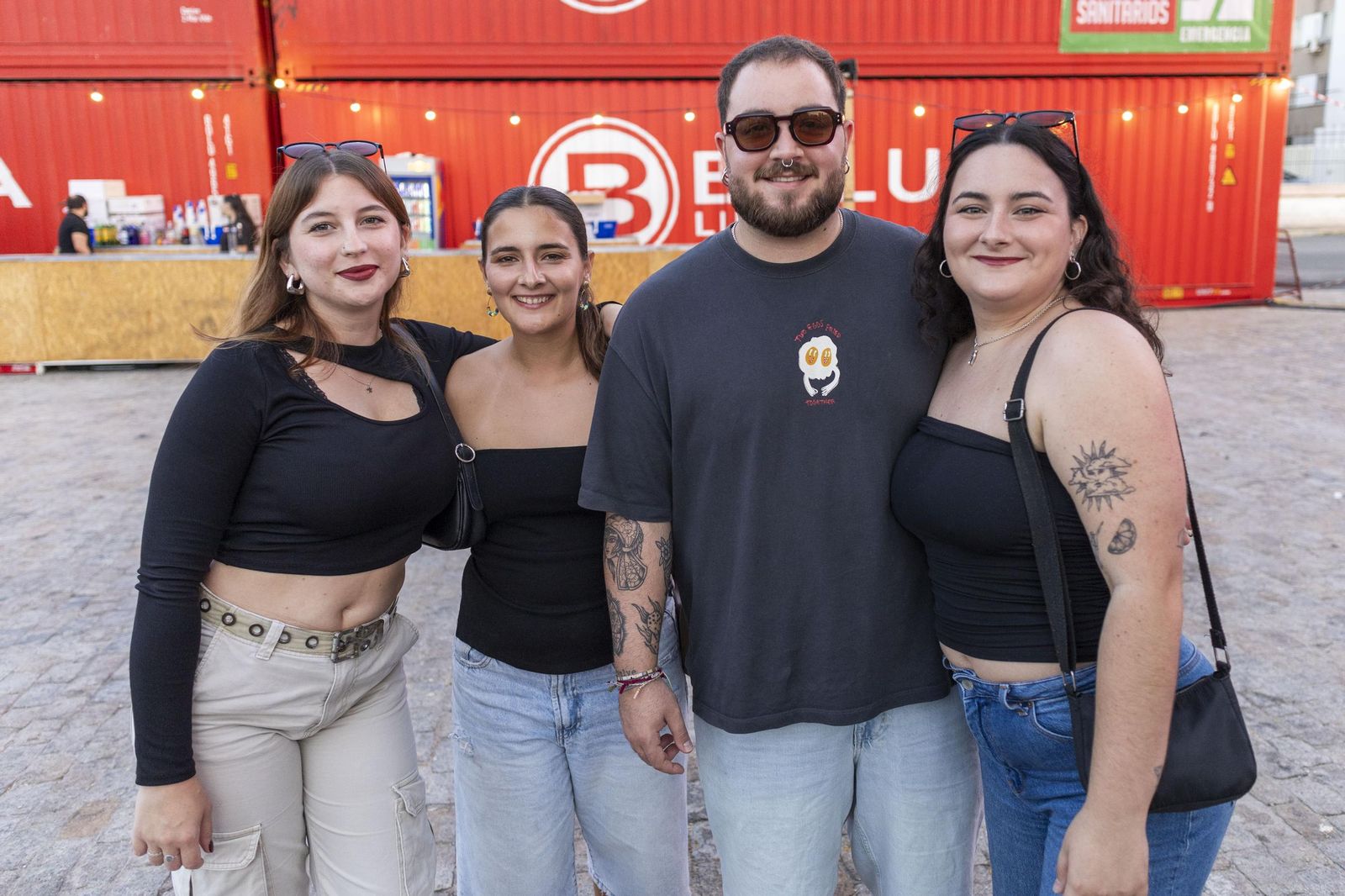 Búscate en las imágenes del concierto gratuito en el Muelle de Cádiz