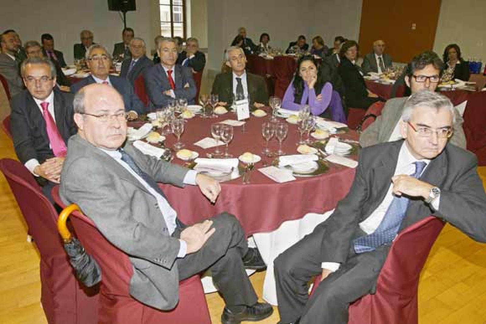 Manuel de la Peña, Alfonso Moscoso, Manuel González, Antonio Tocón, Ramón Vargas-Machuca, Ana Huertos, Ramón Pico y José Joaquín León. 

Foto: Julio Gonzalez/Joaquin Pino/Lourdes de Vicente