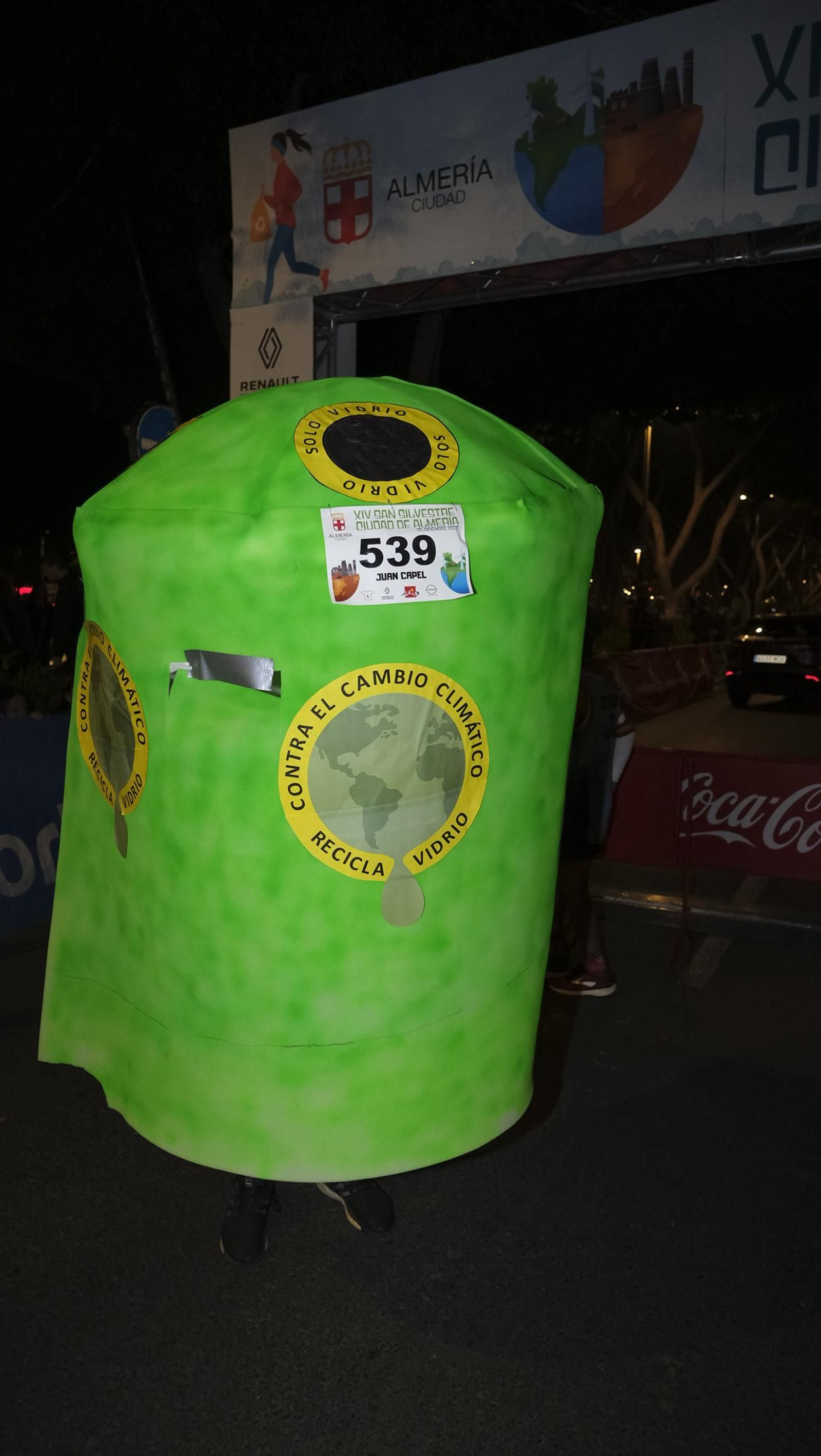 Imágenes de la XIV edición de la San Silvestre de Almería