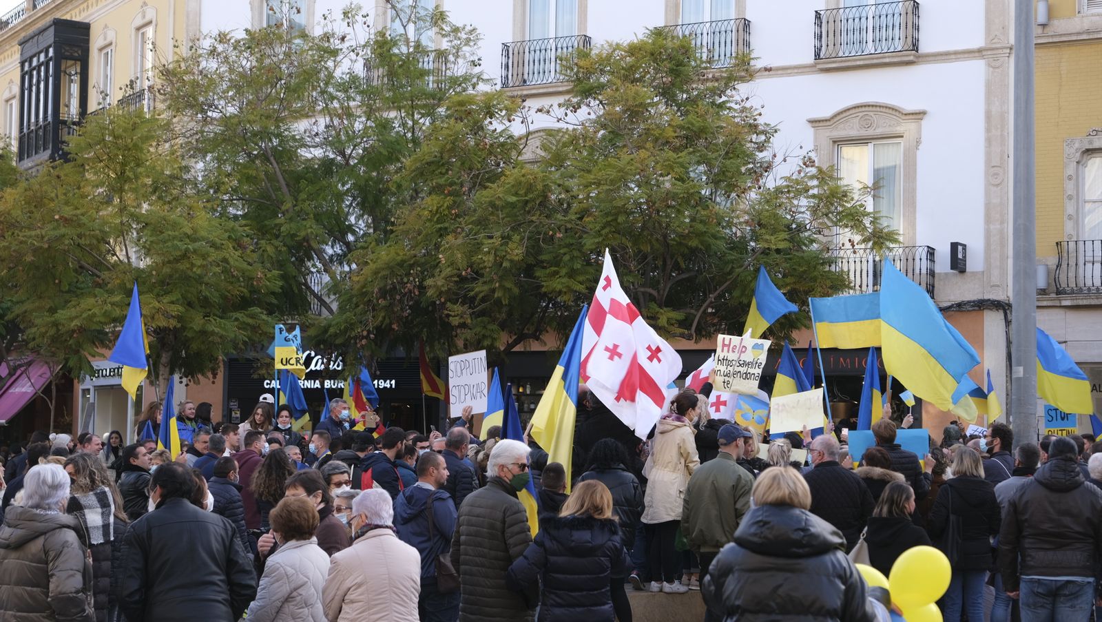 Fotogalería de las protestas contra la invasión rusa en Ucrania. Almería.