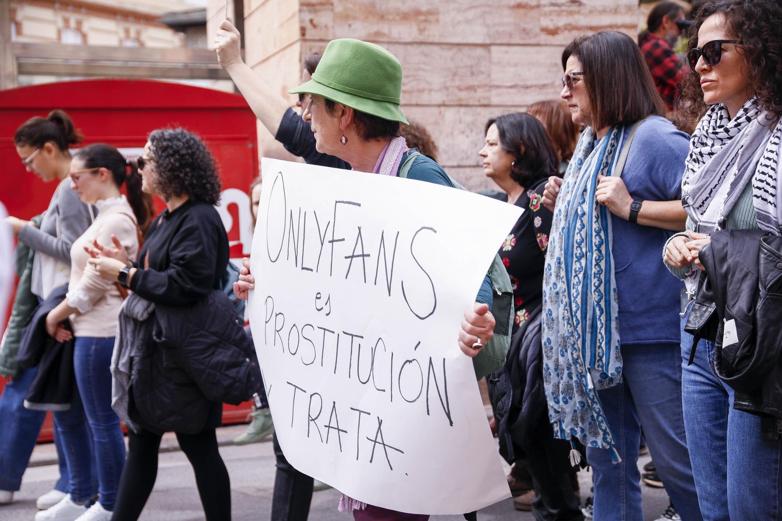 Las imágenes de la manifestación realizada por la Plataforma de Acción Feminista en Almería