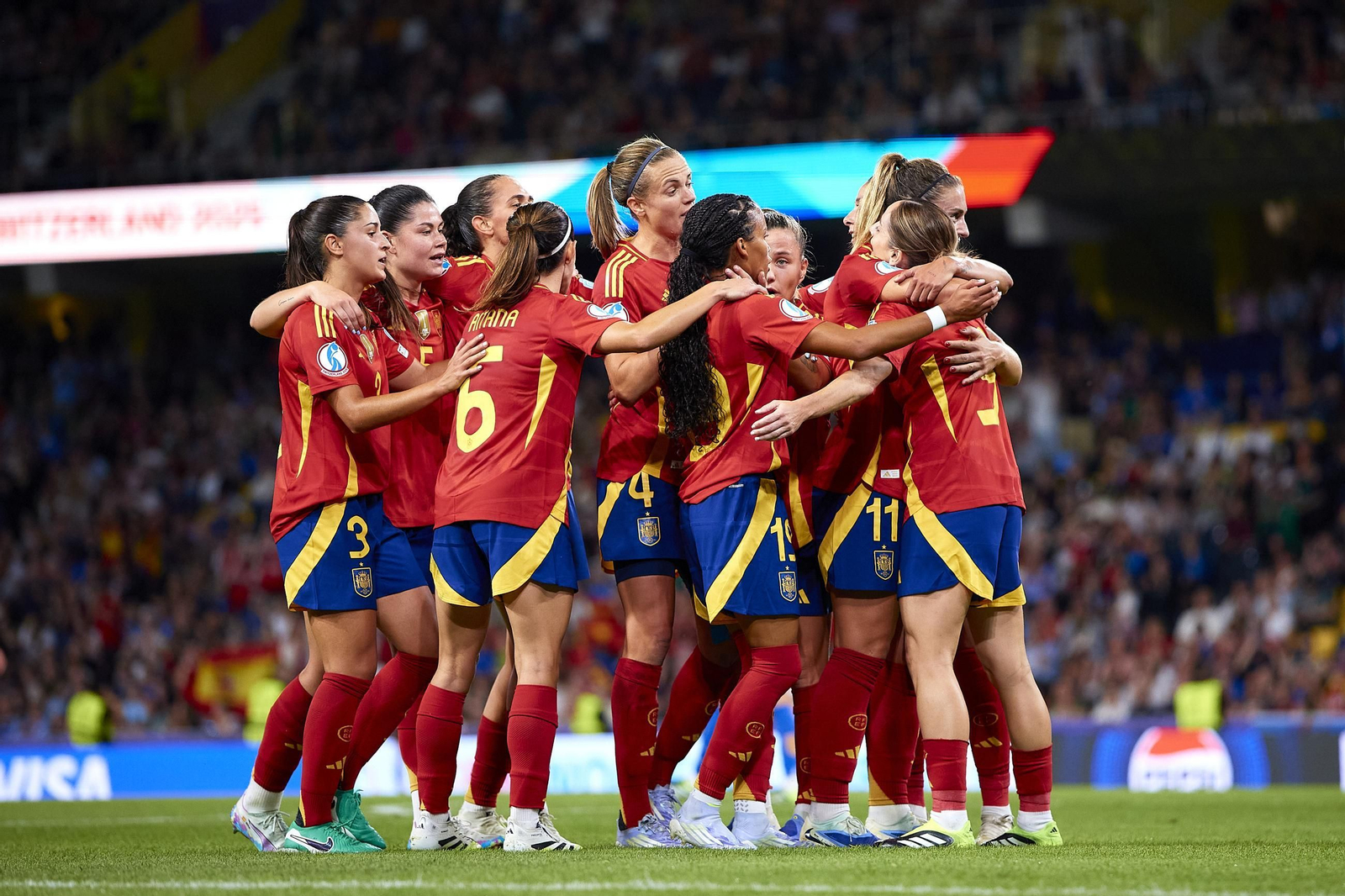 Las fotos del Italia - España de la Eurocopa femenina