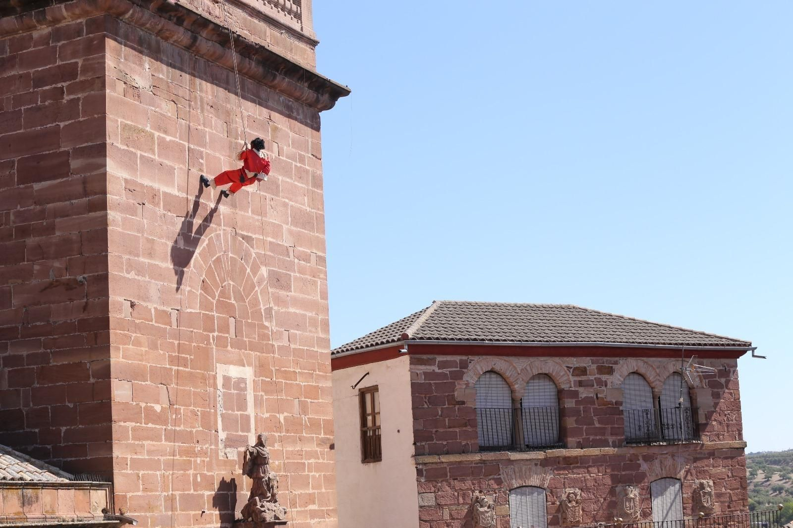 Las mejores imágenes de la fiesta de la Diablilla en Montoro: sustos, diversión y un espectacular tobogán gigante