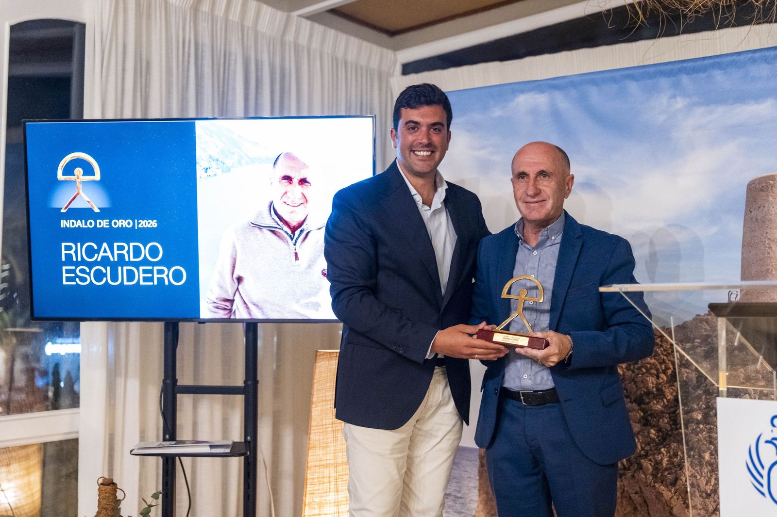 La presentación de 'Mojácar Sostenible' y la entrega del Indalo de Oro a Ricardo Escudero, en imágenes