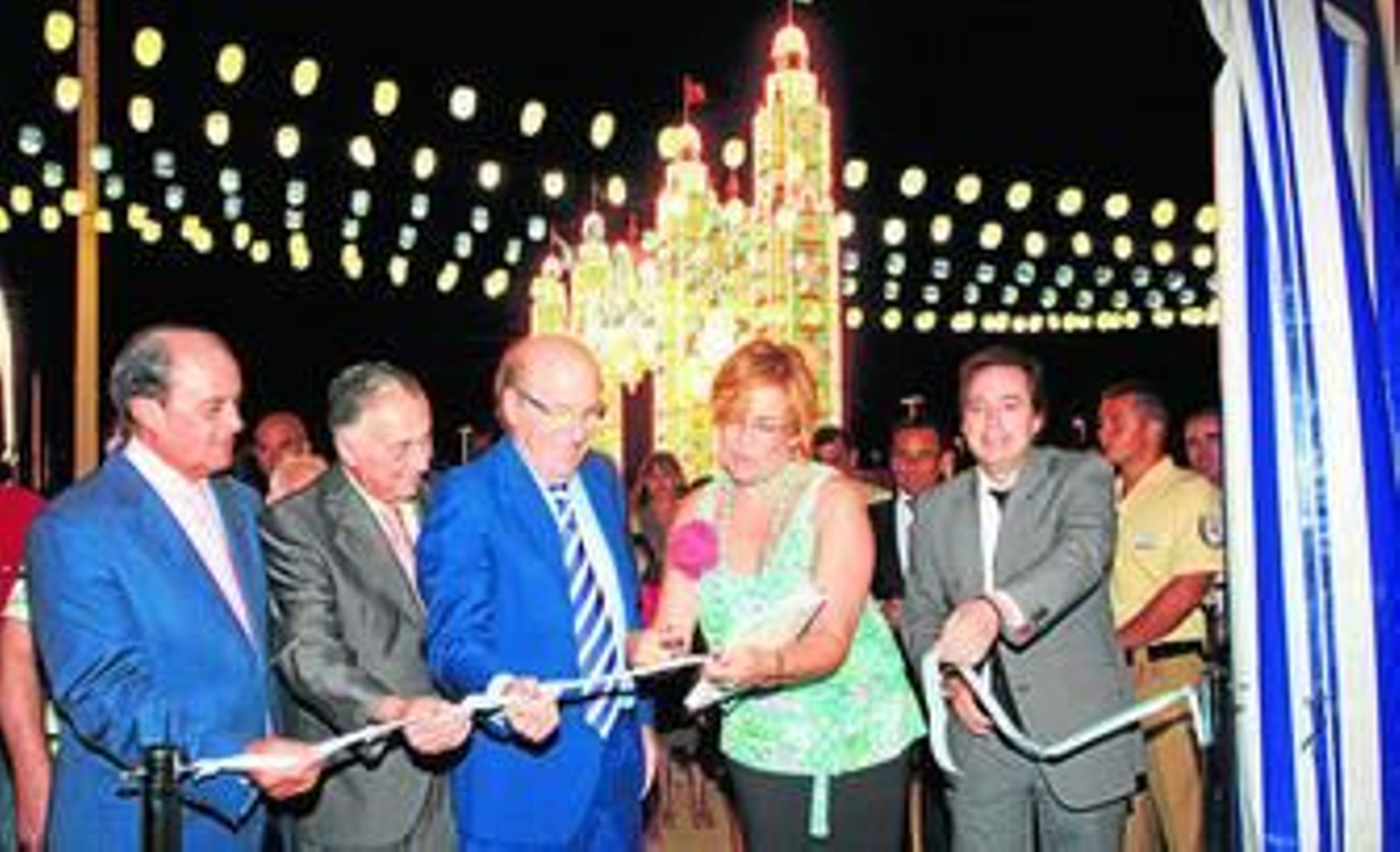 Un momento del acto de inauguración de la Caseta de Exposiciones, anoche.