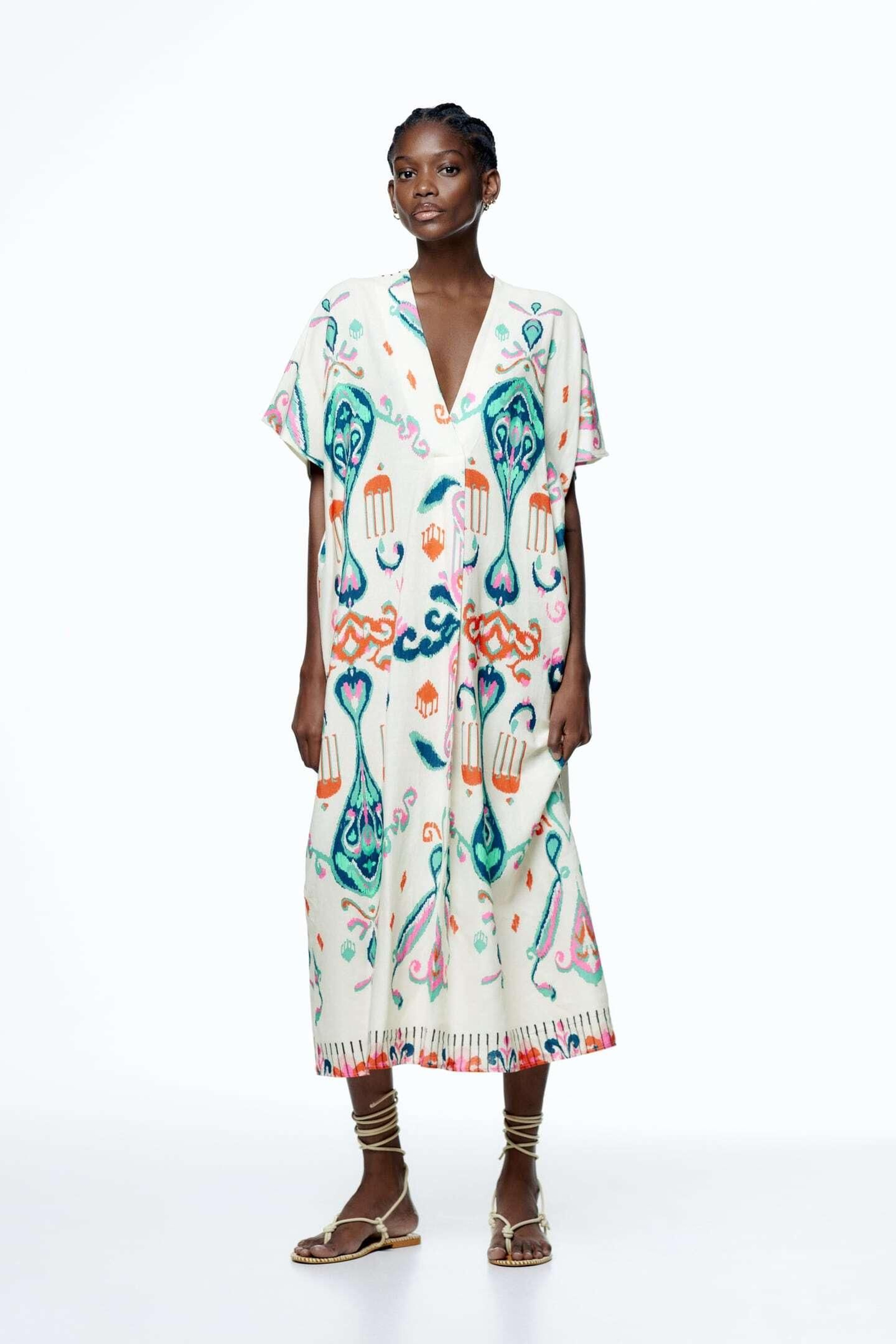 Vestido tipo túnica de Zara. Vestido tipo túnica de Zara.