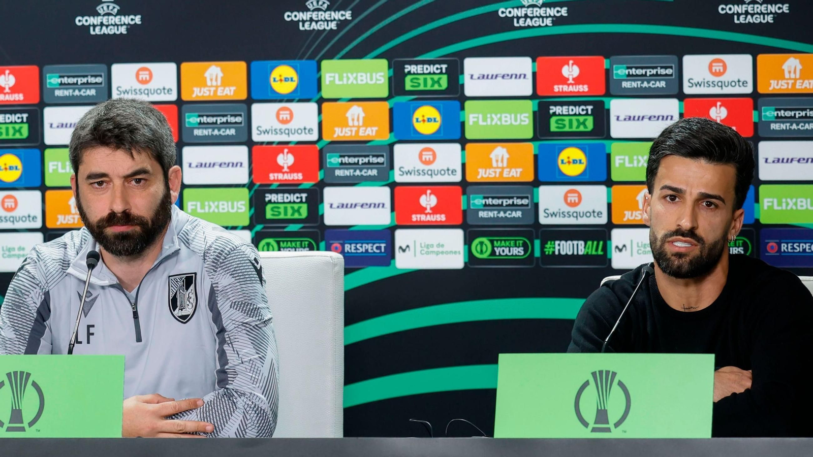 El entrenador del Vitoria de Guimaraes, Luis Freire y el centrocampista Tiago Silva, durante la rueda de prensa previa al partido de ida de los octavos de final de la Liga Conferencia de fútbol que enfrenta al Betis y al Vitoria de Guimaraes. El entrenador del Vitoria de Guimaraes, Luis Freire y el centrocampista Tiago Silva, durante la rueda de prensa previa al partido de ida de los octavos de final de la Liga Conferencia de fútbol que enfrenta al Betis y al Vitoria de Guimaraes.