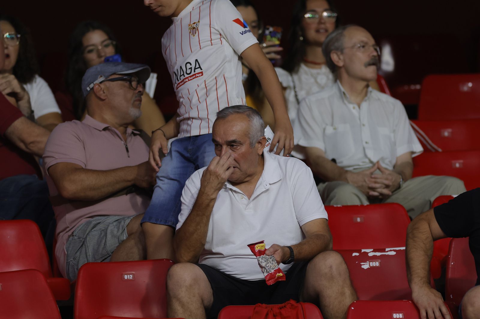 Búscate en las fotos del Sevilla fc-Girona