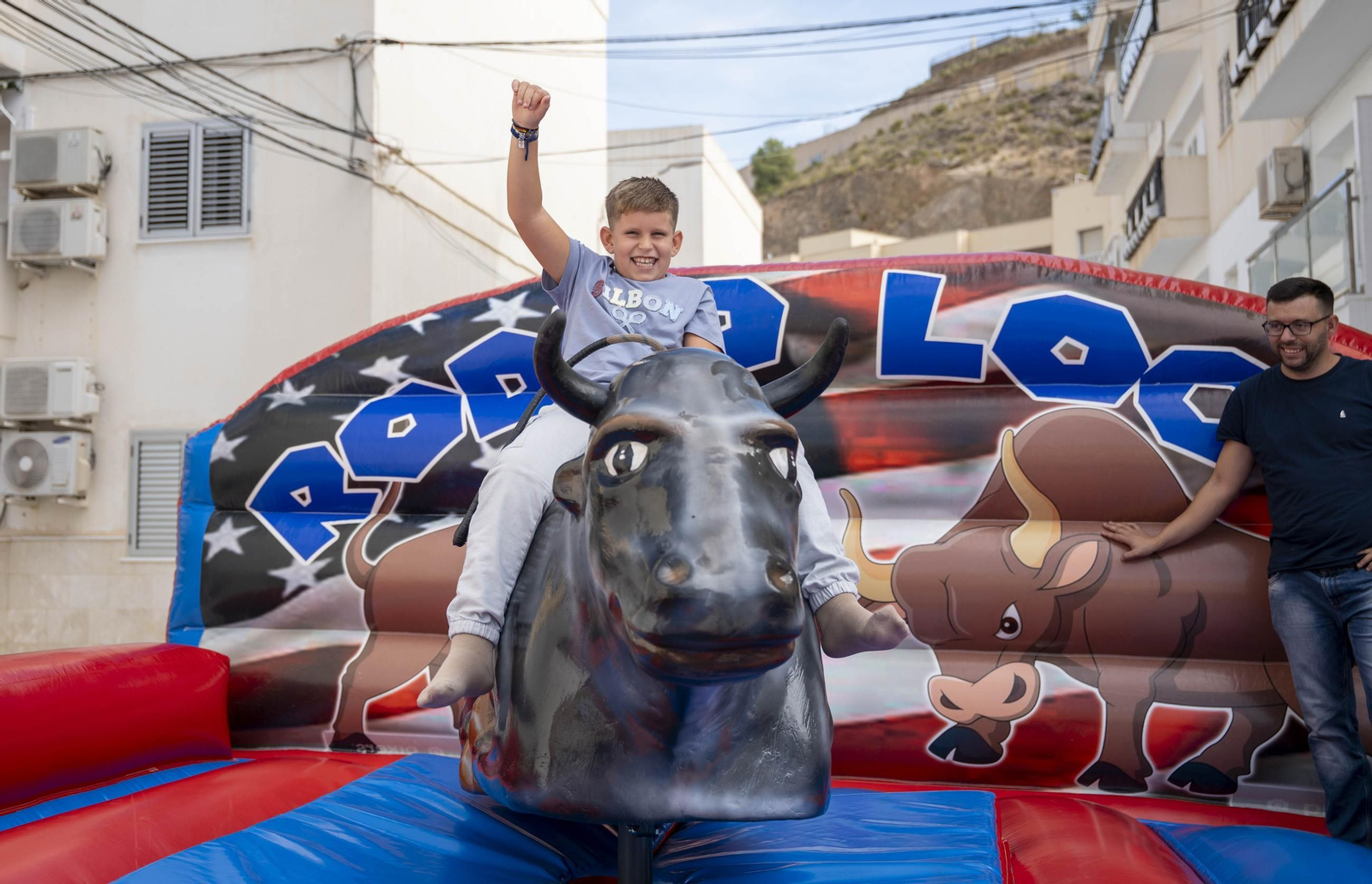 Las imágenes del taller de toros para niños y toro mecánico en Macael