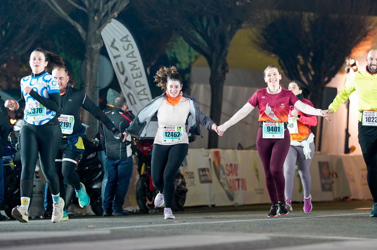 En imágenes: búscate en tu llegada a meta de la Carrera de San Antón 2026 (3)