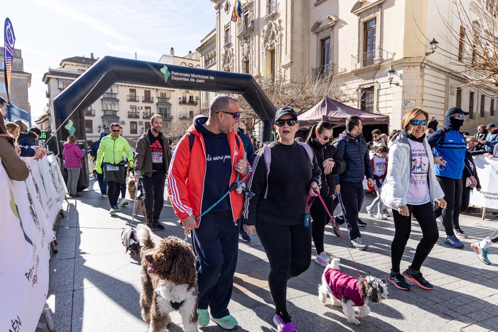 En imágenes: deporte y solidaridad se dan la mano en la VI Carrera-Caminata de la Hermandad de la Buena Muerte (1)