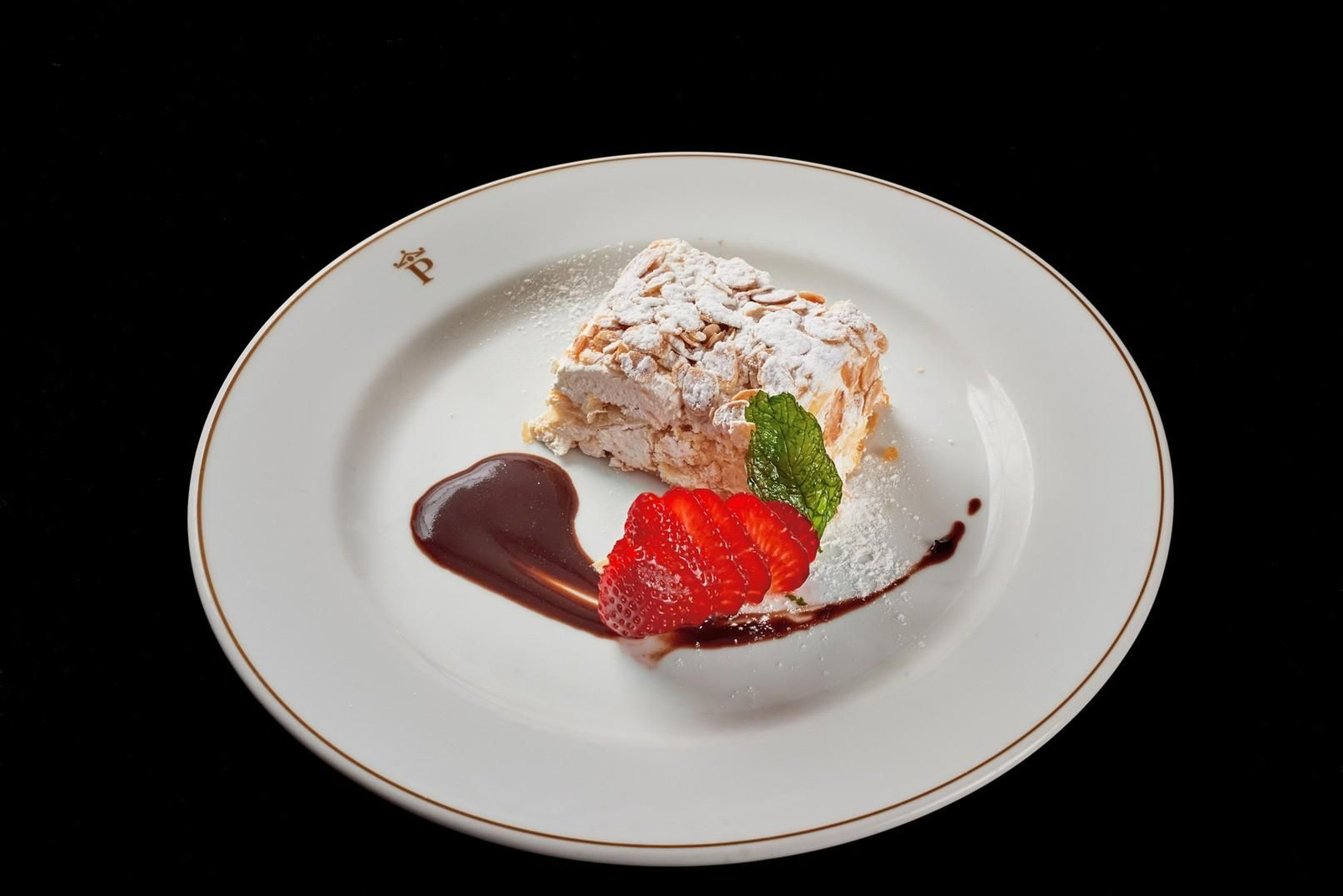 parador_de_ubeda_52_milhojas_de_yema_y_nata.jpg