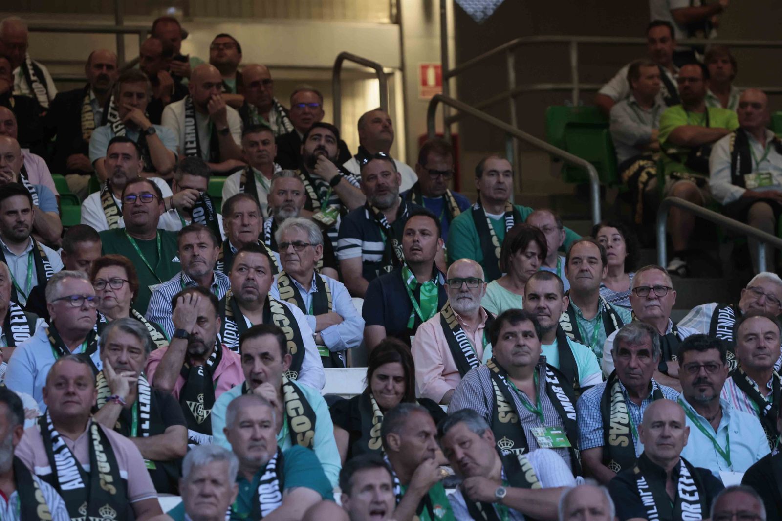 Búscate en el acto Siempre Verdiblancos