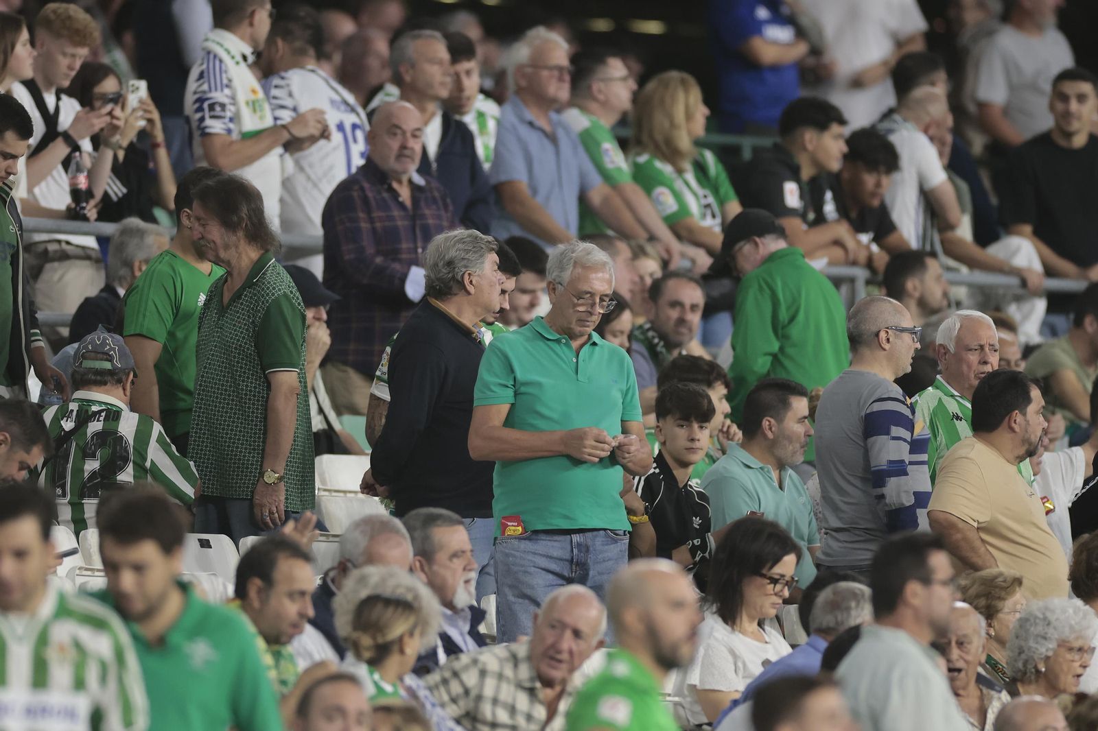 Búscate en las fotos del Betis-Copenhague