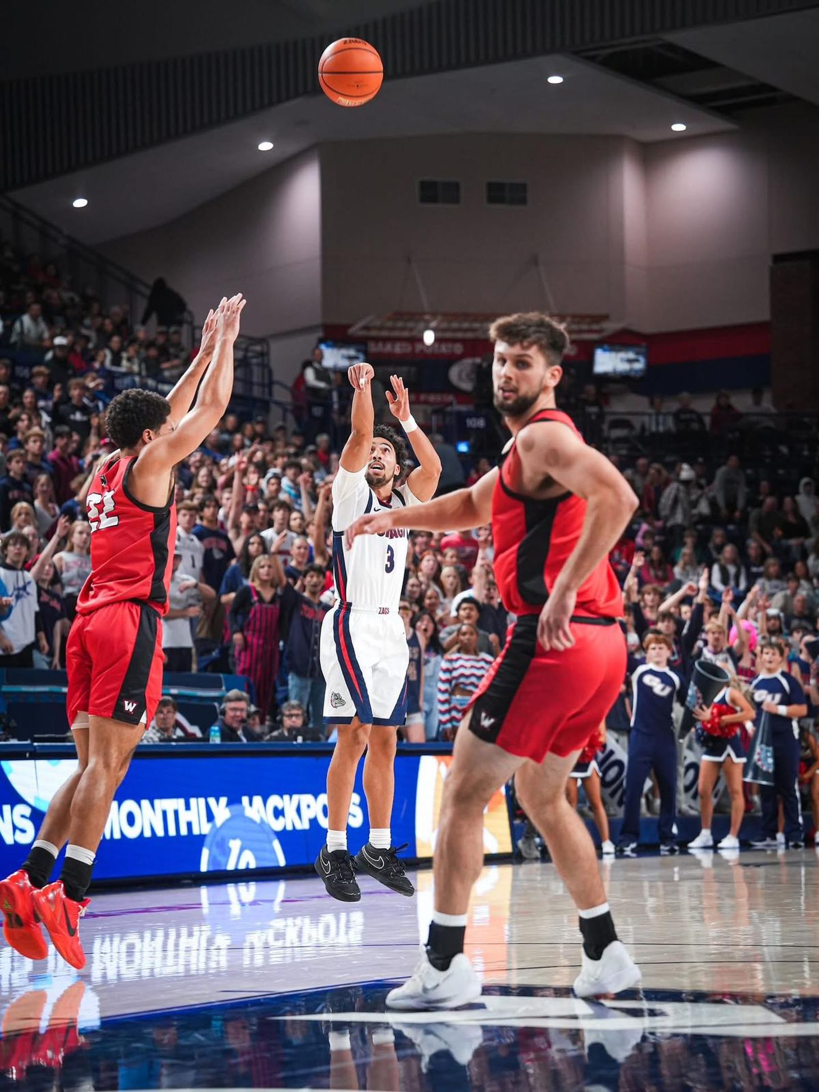 Mario Saint-Supéry deja destellos en su segundo partido con Gonzaga