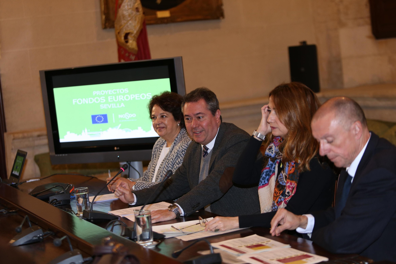 Espadas, en una rueda de prensa celebrada  en el Ayuntamiento.